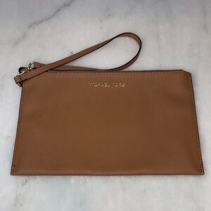 Michael Kors  Pouch Clutch Wristlet Jet Set Travel Large Pebbled Brown Leather